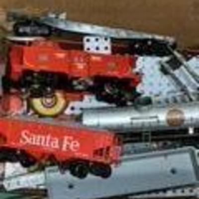 Assorted Lionel engine and cars.  