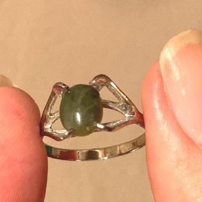 HFF036 Genuine Green Jade SS Ring Size 7