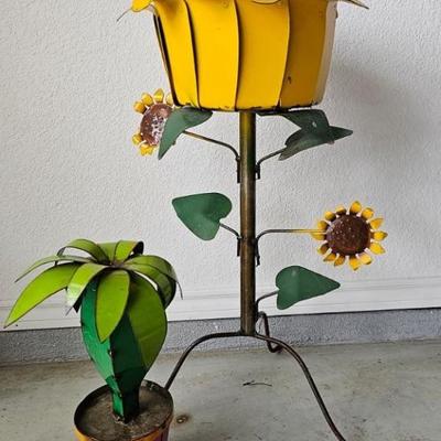 Colorful Metal Patio Decor: Sunflower Plant Stand