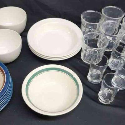 FTH032 - Assorted Serving Bowls And Glassware