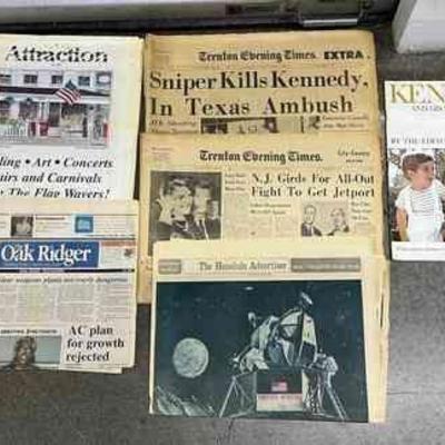 FTH525- 1963 Newspaper Print Of Kennedys Assasination 