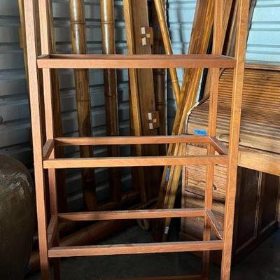 FTH373 Tall Wooden Shelf With Glass Shelving 