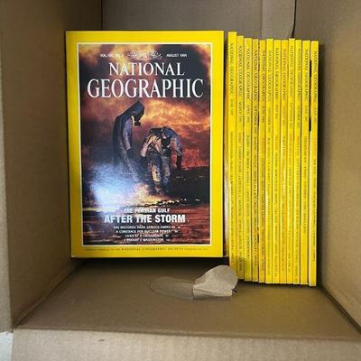 FTH055- Assorted National Geographic Magazines 