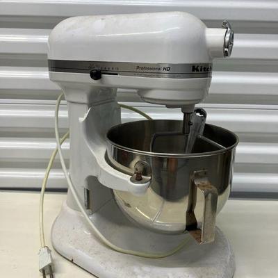 FTH057- White Kitchen Aid Stand Up Mixer