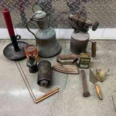 FTH269- Vintage Decorative Artifacts 