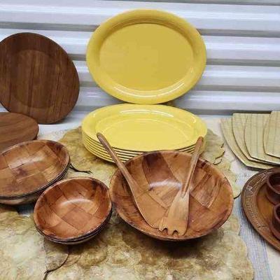 FTH484 - Plates, Platters And Place Mats