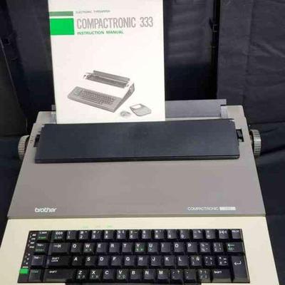 FTH081.- Vintage Electric Typewriter