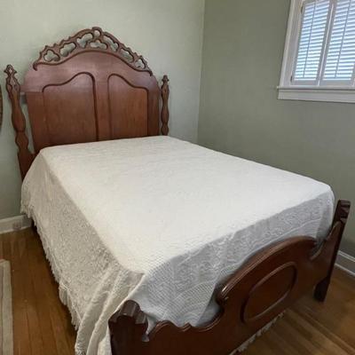 Full size bed with like new mattress & box springs