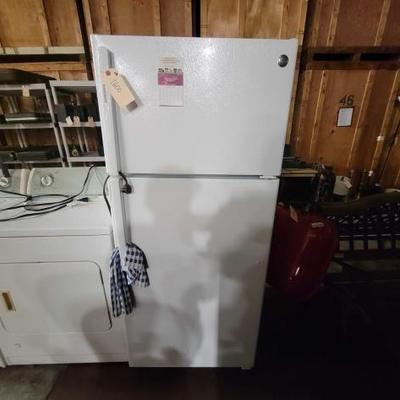 #1600 â€¢ GE Refrigerator
