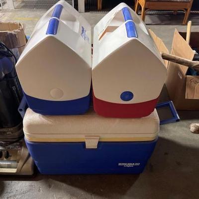 #3226 â€¢ 3 Ice Chest
