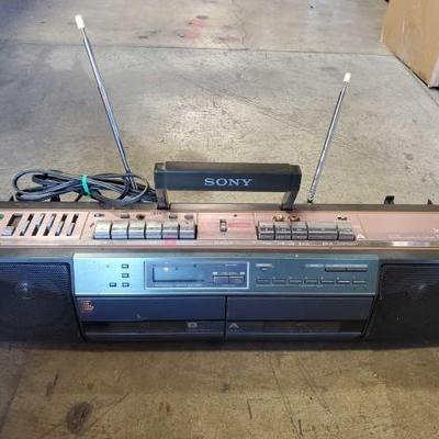 #1578 â€¢ Cassette Recorder and Player
