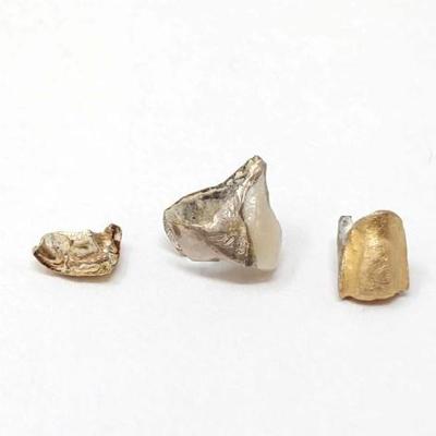 #110 â€¢ (3) Gold Tooth Crowns, 3g

