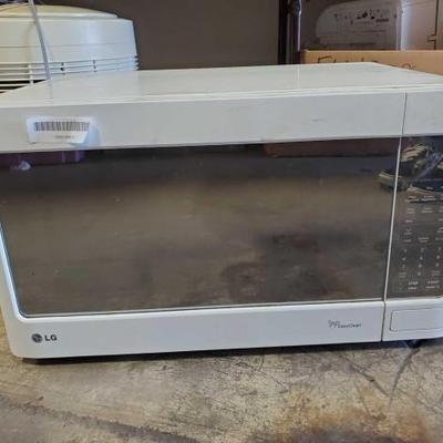 #1556 â€¢ LG Microwave
