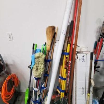 #3274 â€¢ Yard Tools
