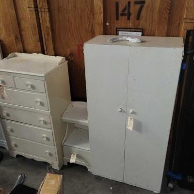 #5014 â€¢ Dresser, Cabinet, 2 Tier Stand and Bed Frame

