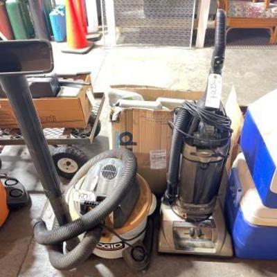 #3224 â€¢ 2 Vacuums
