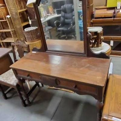 #5156 â€¢ Vanity Desk With Mirror
