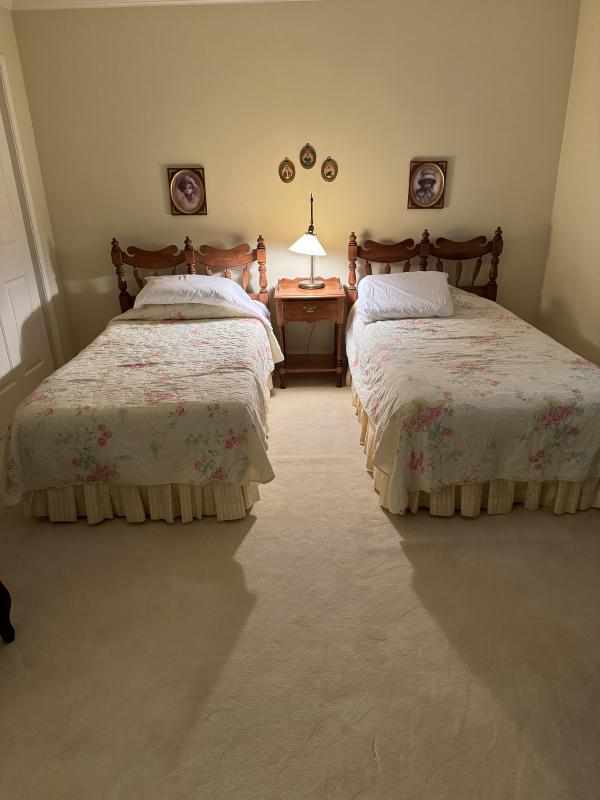 NICE BELLEVUE ESTATE SALE