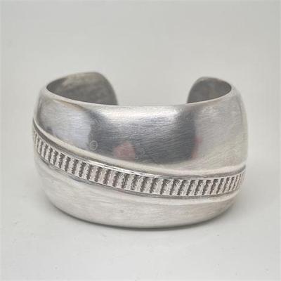 Lot 019   8 Bid(s)
Sterling Silver Signed Large Cuff Bracelet