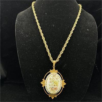 Lot 023   3 Bid(s)
Miriam Haskell Signed Vintage Floral Oval Pendant Necklace