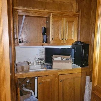 https://auctions4america.proxibid.com/Auctions-4-America/The-Famous-White-House-Demolition-Sale-Auction/event-catalog/253989