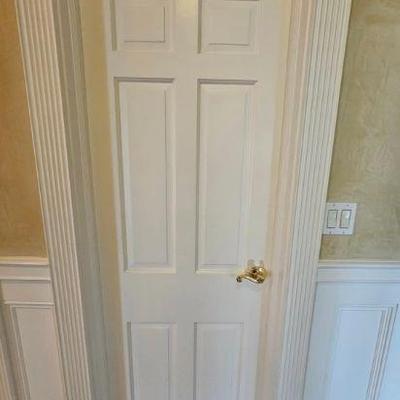 https://auctions4america.proxibid.com/Auctions-4-America/The-Famous-White-House-Demolition-Sale-Auction/event-catalog/253989