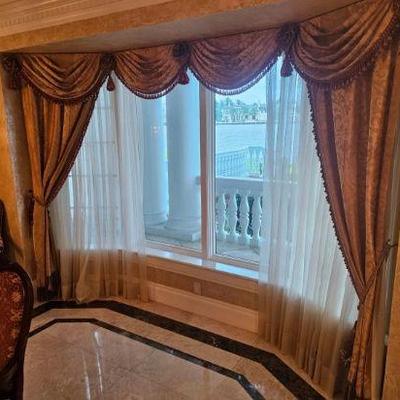https://auctions4america.proxibid.com/Auctions-4-America/The-Famous-White-House-Demolition-Sale-Auction/event-catalog/253989
