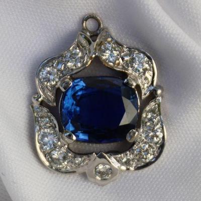 14K white gold blue sapphire and melee diamond pendant