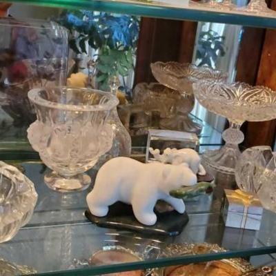 #1138 â€¢ Crystal Glasses, Paper weight & Statues
