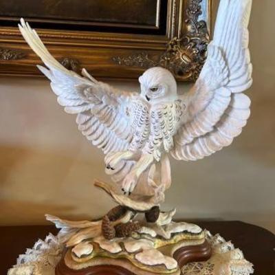 #1160 â€¢ Snowy Owl Porcelain Figure
