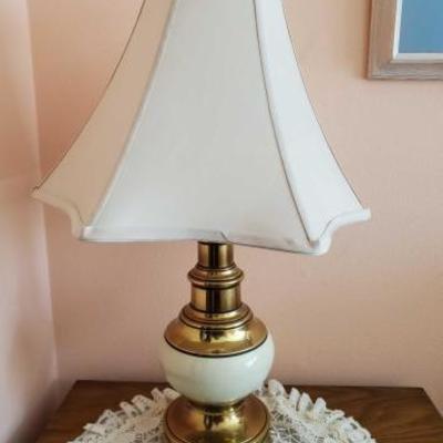#2508 â€¢ 2 Table Lamps
