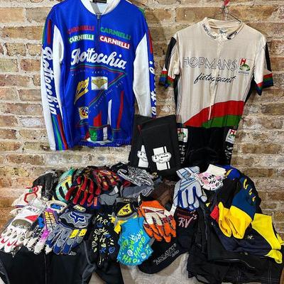 Collection Vintage Cycling Gear 