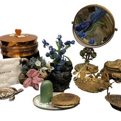 Collection Victorian Whimsical Dresser Articles, REED & BARTON