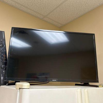 Samsung 32" Flat screen TV