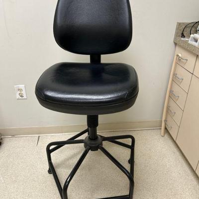 One of several lots of stools/ chairs