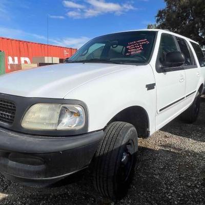 #392 â€¢ 1998 Ford Expedition
