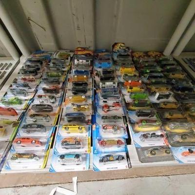 #7156 â€¢ 84 Collectable HotWheels
