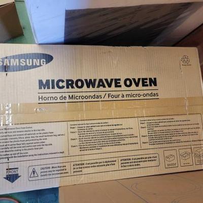 #6538 â€¢ Samsung Microwave Oven
