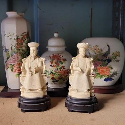 #3104 â€¢ Vintage Japanese Vases and Figurines
