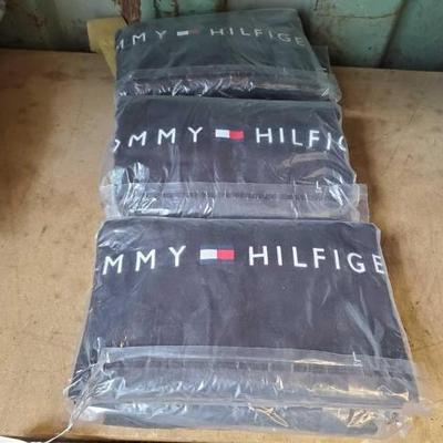 #3022 â€¢ NEW!!! 6 Tommy Hilfiger T-Shirts
