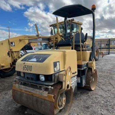 #102 â€¢ 2002 CAT CB-224D Roller
