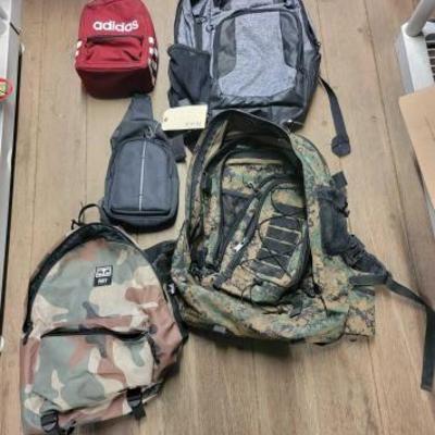 #7612 â€¢ Lunch Bag, Backpacks & Crossbody Bag

