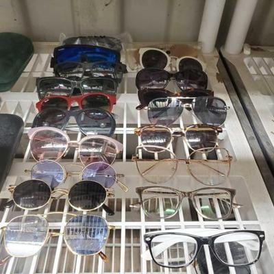 #7136 â€¢ 19 Pairs of Glasses ans Sunglasses
