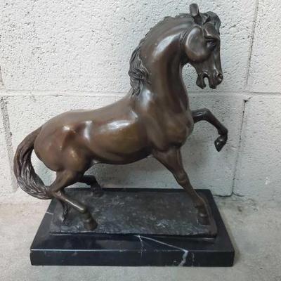 #3210 â€¢ Metal Horse Statue
