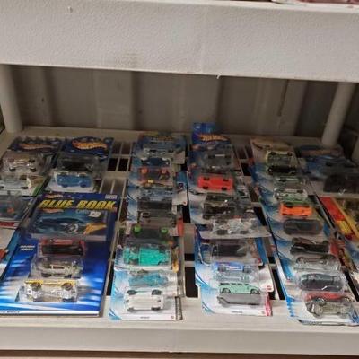 #7168 â€¢ 50 Collectable HotWheels
