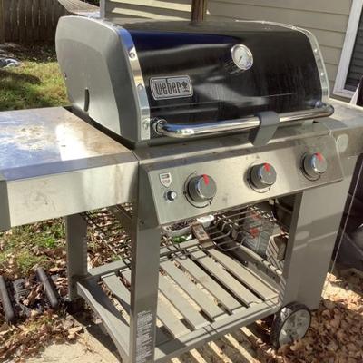 $250 Weber grill with cover and tanks 