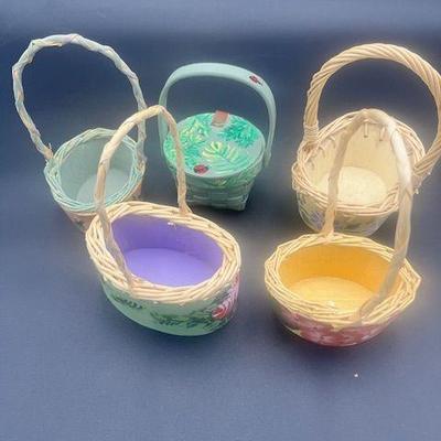 5 Small Baskets