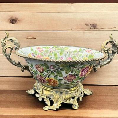 CHINESE STYLE PORCELAIN CENTERPIECE BOWL