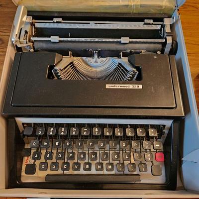 Underwood Typewriter 320
