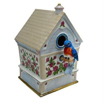 Lot 140   0 Bid(s)
Lenox Porcelain Bird House Music Box, circa 1993